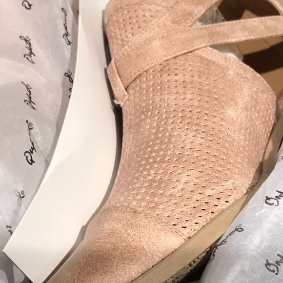 New distressed oatmeal bootie - Picture 5 of 5